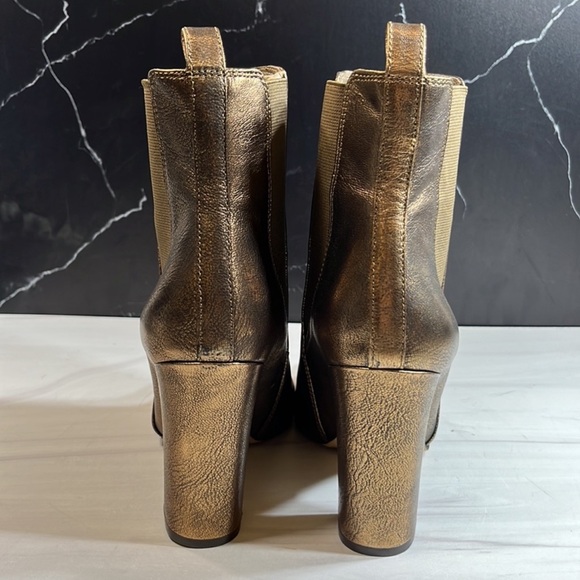 Vince Camuto Pointy Toe Heeled Ankle Booties Gold/Black sz 8.5 - Picture 3 of 6